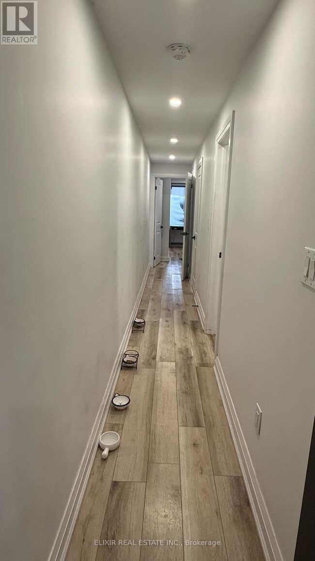 Photo du bâtiment - 147 Lansdowne Ave