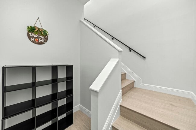 Foto del edificio - 6553 Via Regina