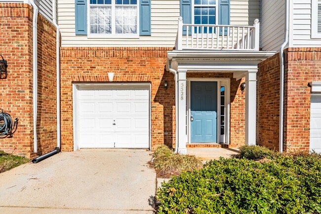 Building Photo - NW Raleigh Townhouse- Available April 10th