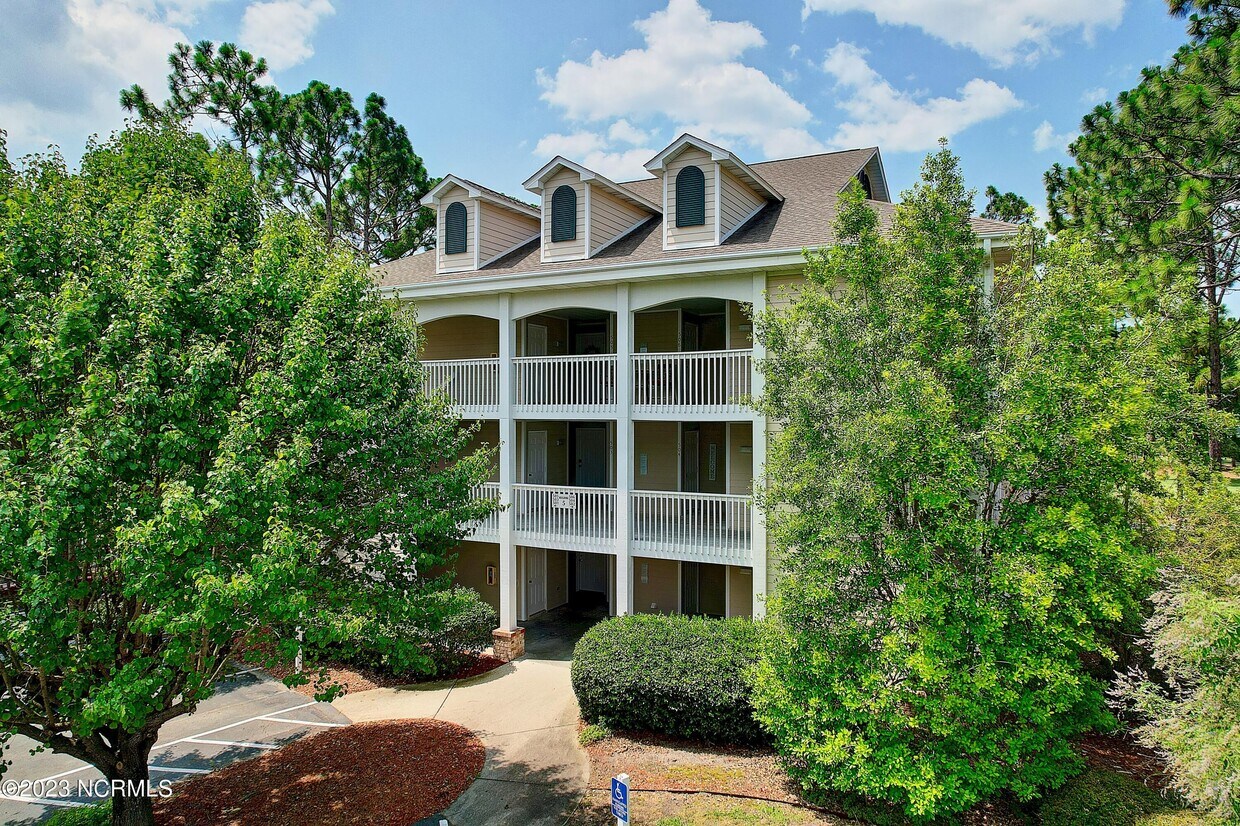 3350 Club Villas Dr Unit 904, Southport, NC 28461 Condo for Rent in