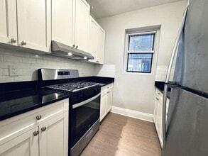 Building Photo - 4 Langmaid Ave