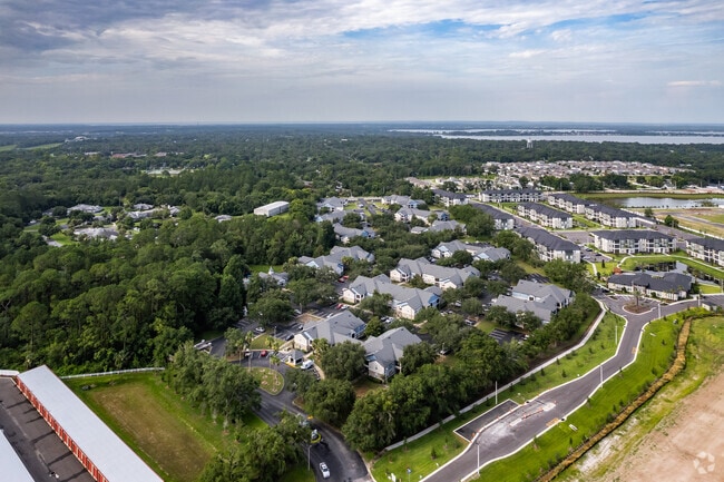 1002 Bristol Lake Rd, Mount Dora, FL 32757 - Bristol Lakes Apartments
