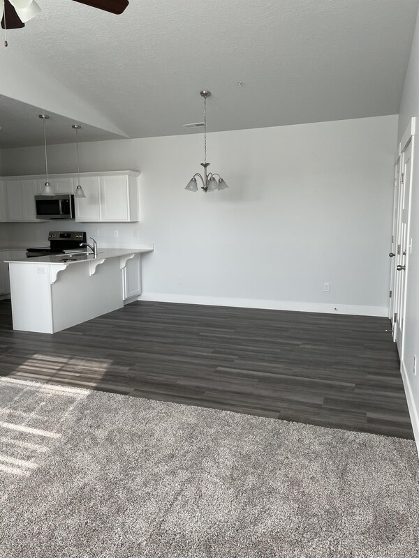 Building Photo - 302 W 435 N - 1