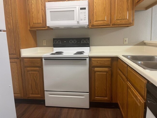 Building Photo - 2222 Millstone Dr
