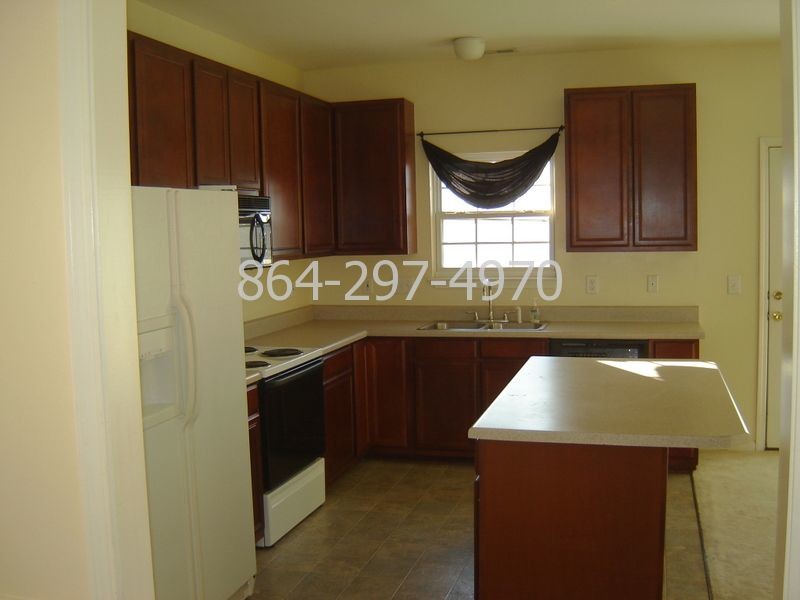 Building Photo - 206 Summerston Pl