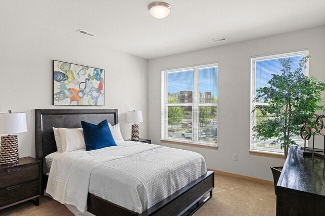 1505 Dormitorio principal - 1505 Apartments + Townhomes