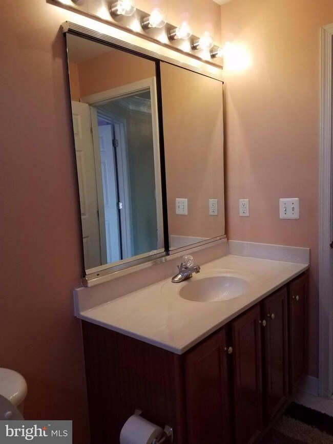 Building Photo - 43660 Catton Pl