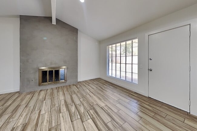 Building Photo - 12013 Sylvester Dr