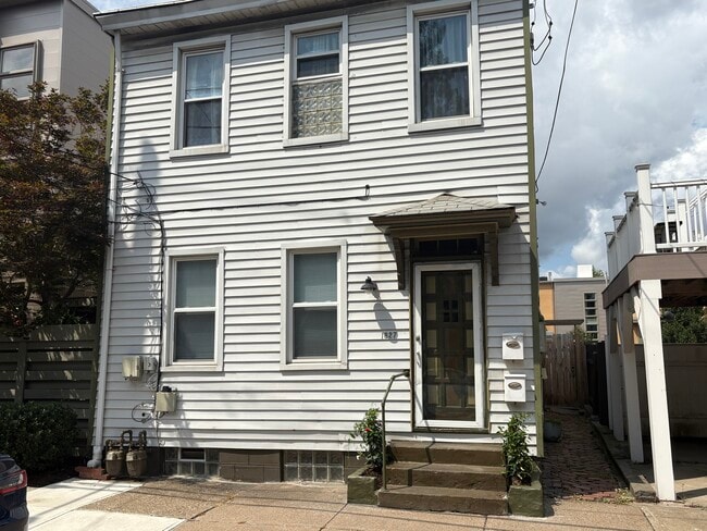 Building Photo - 1827 Wharton St