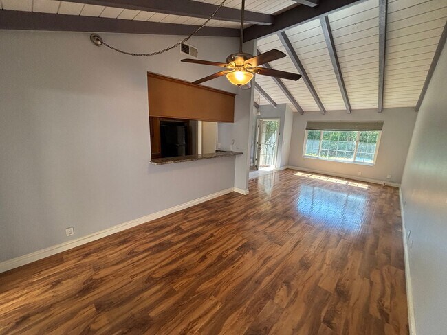 Building Photo - Almond 548 East A-B