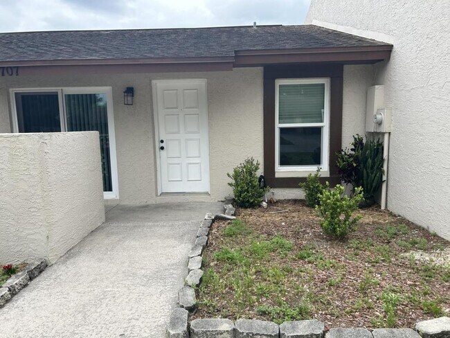 Building Photo - 7707 Willow Park Dr