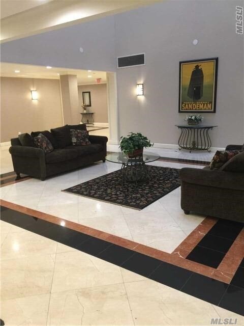 Building Photo - 1 Portico Ct