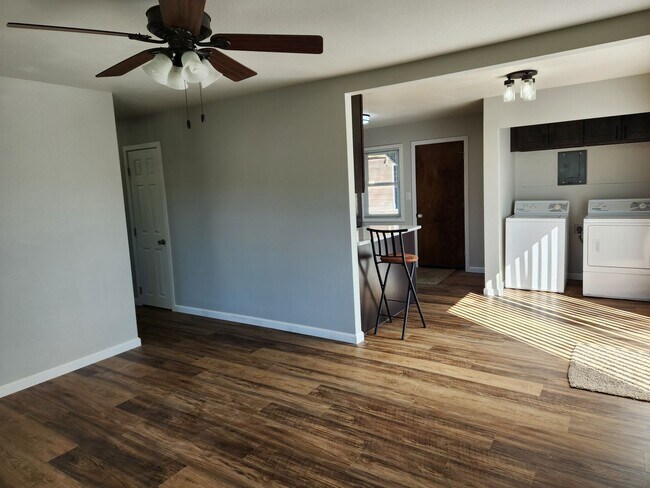 Foto del edificio - 2732 Maple St