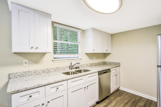 Building Photo - 3677 Tarragon Dr