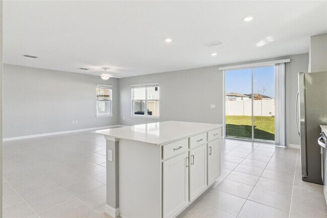 Foto del edificio - 1087 Silverlake Blvd