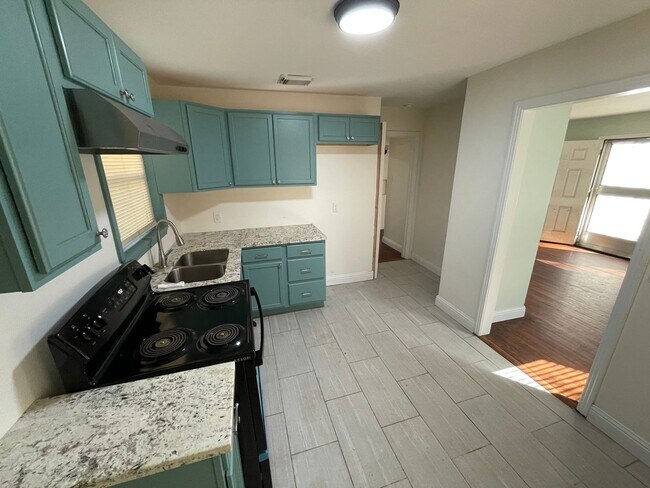 Building Photo - Fully Remodeled House in Sunset Acres