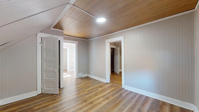 Foto del edificio - 2818 E 119th St