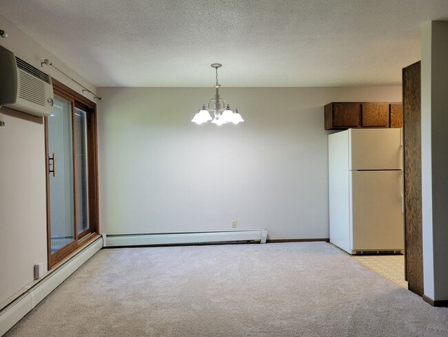Building Photo - 4350 Trenton Ln N