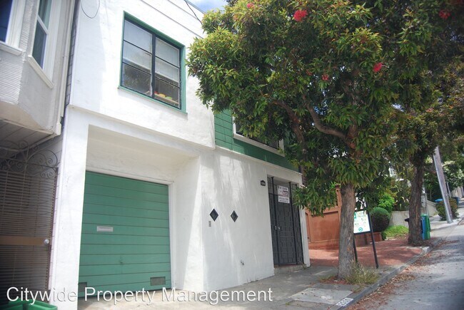 Foto del edificio - 3 br, 2 bath House - 2590 Diamond Street