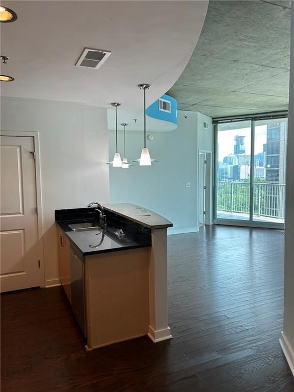 Foto del edificio - 361 17th St NW