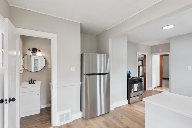 Foto del edificio - 174 E 196th St