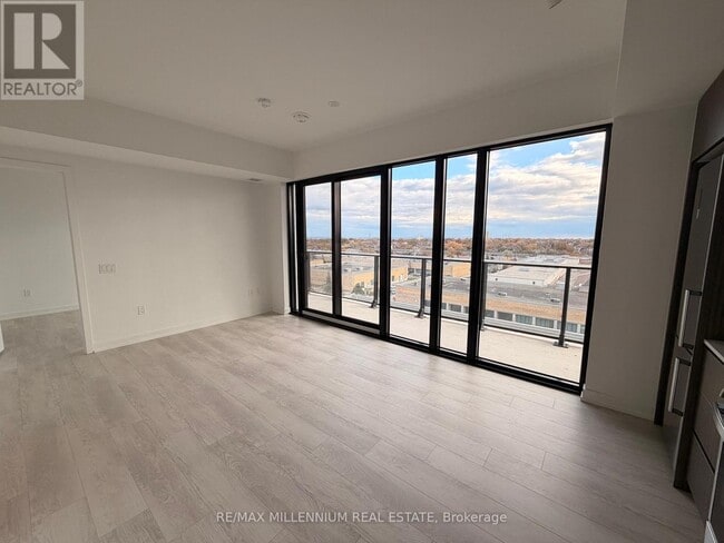 Building Photo - 801 The Queensway