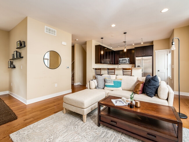 Building Photo - 1459 Mews Ct