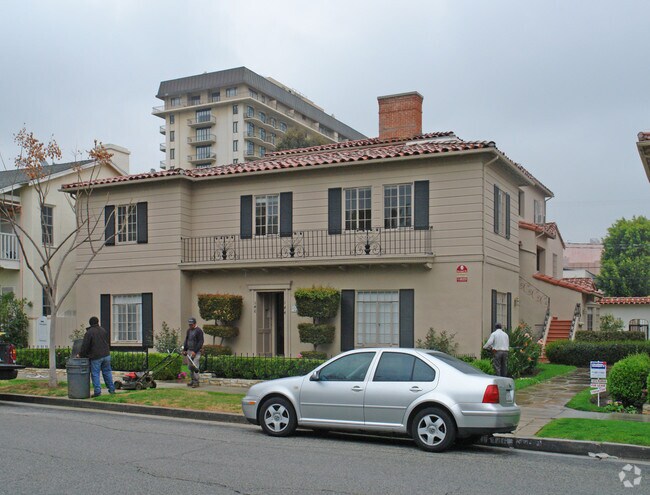 Building Photo - 144 S Camden Dr