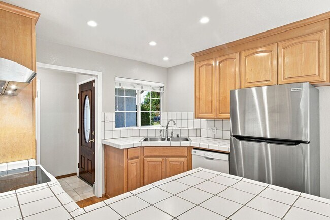 Foto del edificio - 6814 Westmoor Way
