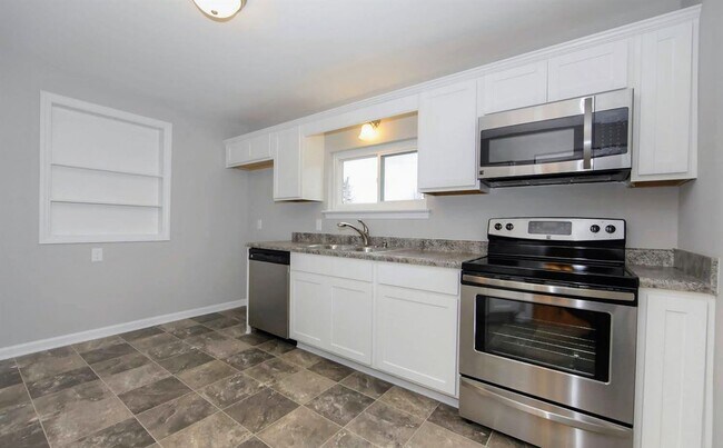 Foto del edificio - 3 Bedroom Home in Lynchburg