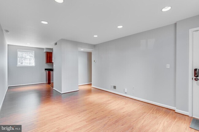 Foto del edificio - 2844 S Wakefield St