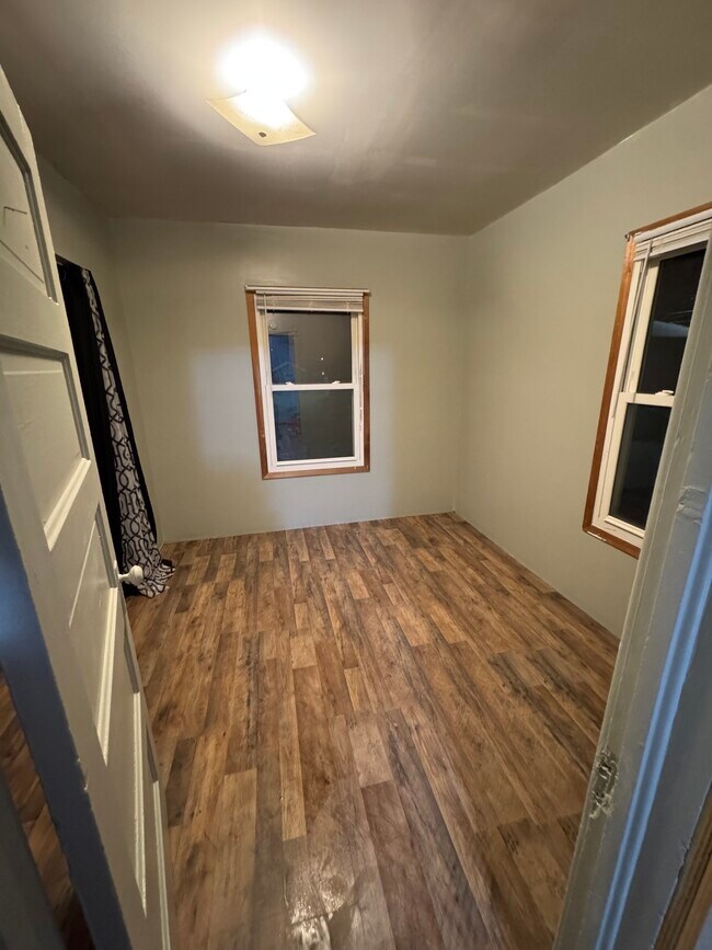 Foto del edificio - 117 E Hibbing Ave