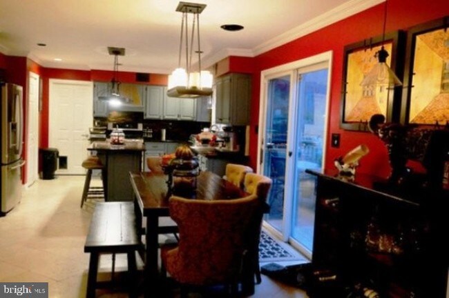 Foto del edificio - 8 Logan Dr