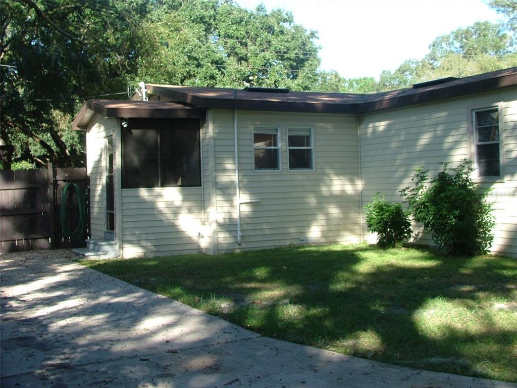 Foto del edificio - 11709 Hoyt Ave