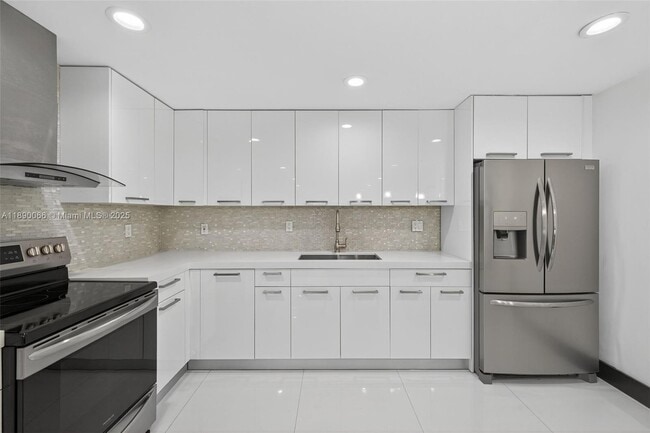 Foto del edificio - 8851 NW 119th St