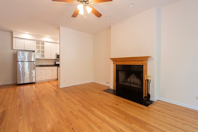 kitchen dining - 1531 N Paulina St