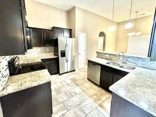 Foto del edificio - Availalbe Now! 4-Bedroom 3 Bath Home In Ol...