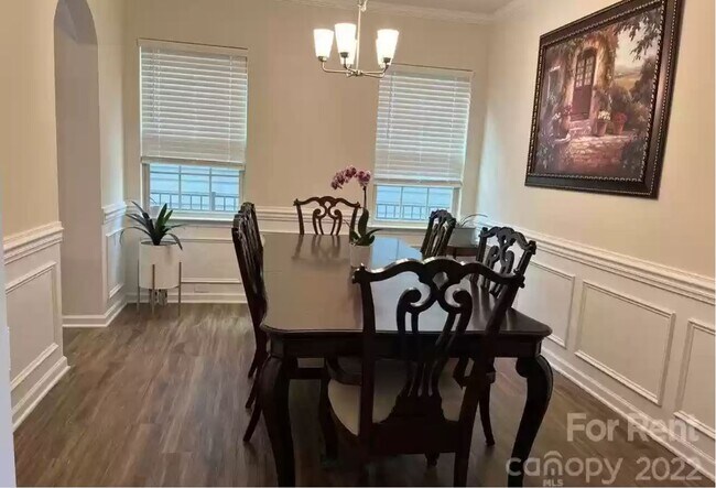 Foto del edificio - 1713 Wildwood Terrace Trl