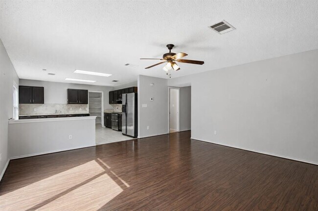 Building Photo - 7900 Rosenberry Dr