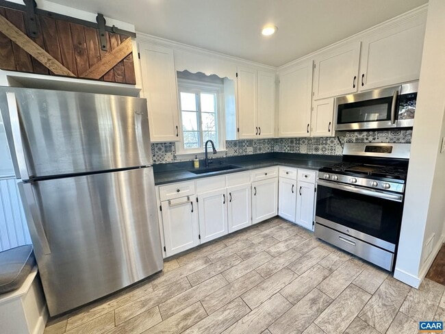 Building Photo - 140 Stribling Ave