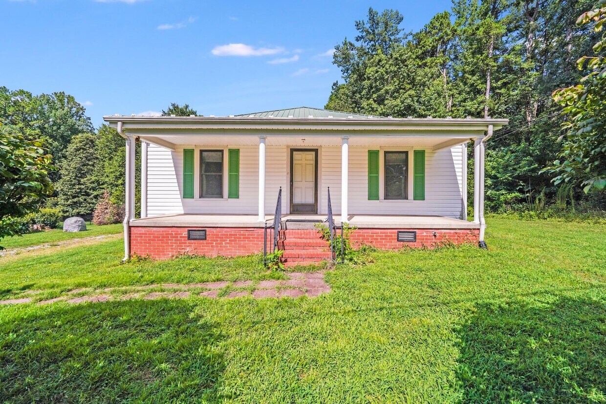 Primary Photo - Updated & Move-In Ready 3BR with New HVAC,...