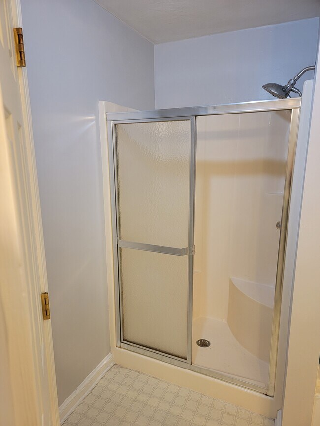 Foto del edificio - 2528 Hidden Shores Dr