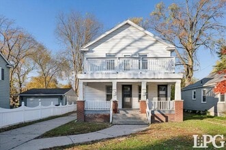 Building Photo - 2224 W Sylvania Ave