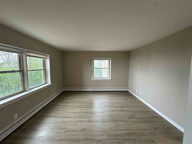 Foto del edificio - 1560 N Prospect Ave
