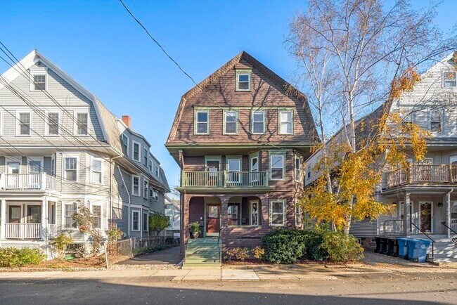 Building Photo - 11 Marion Rd