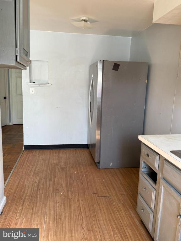 Building Photo - 557 Wiltshire Rd