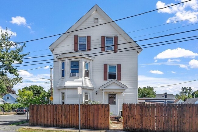 Building Photo - Unique, Renovated 2-Bed Apartment in Quiet...