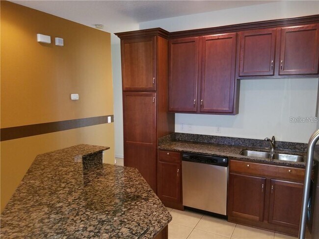 Building Photo - 2519 Middleton Grove Dr