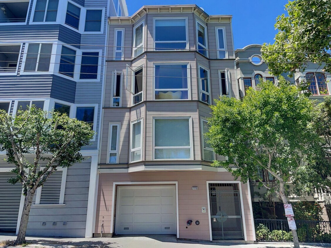 Primary Photo - Bright and Updated 2 Bed, 2 Bath NOPA Cond...