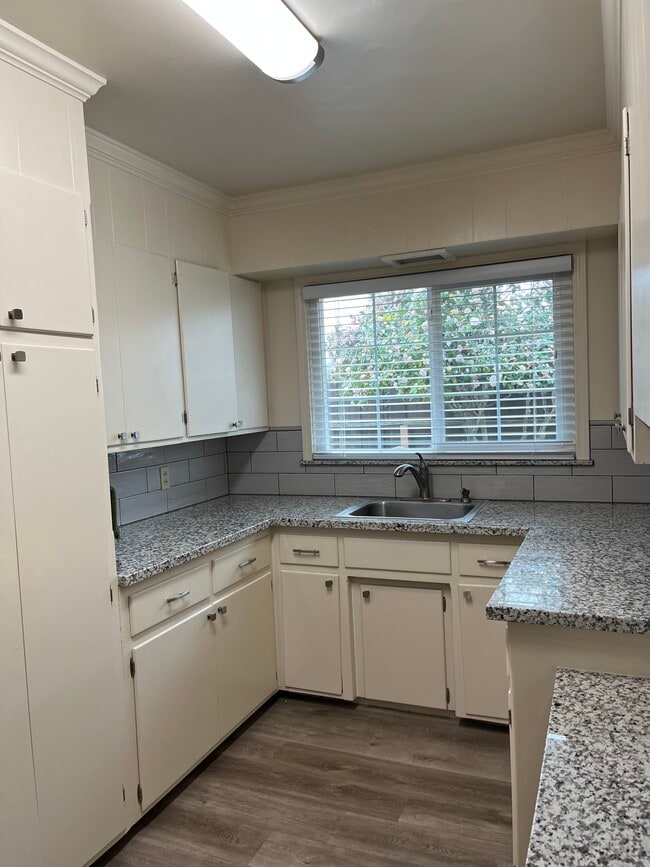 Foto del edificio - 426 Olive Ave